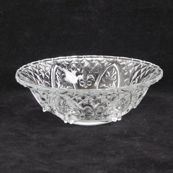 KIG Malaysia Clear Bowl Pressed Glass Heart Fleur de Lis Elegant Serving Dish - Picture 1 of 11